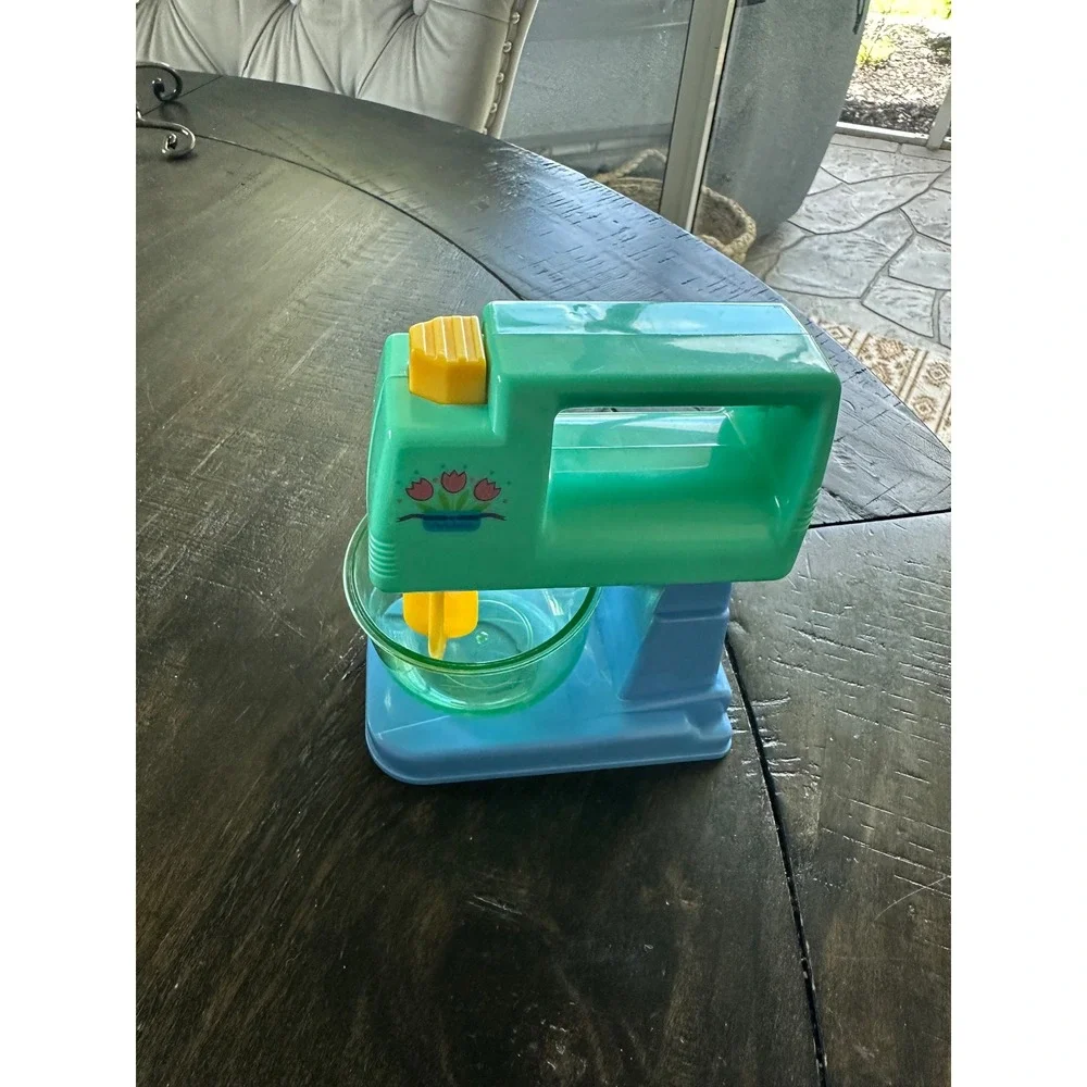 Vintage 1993‎ Winner Toys Green Toy Stand Mixer with Bowl Kids Play J0140-03 EUC